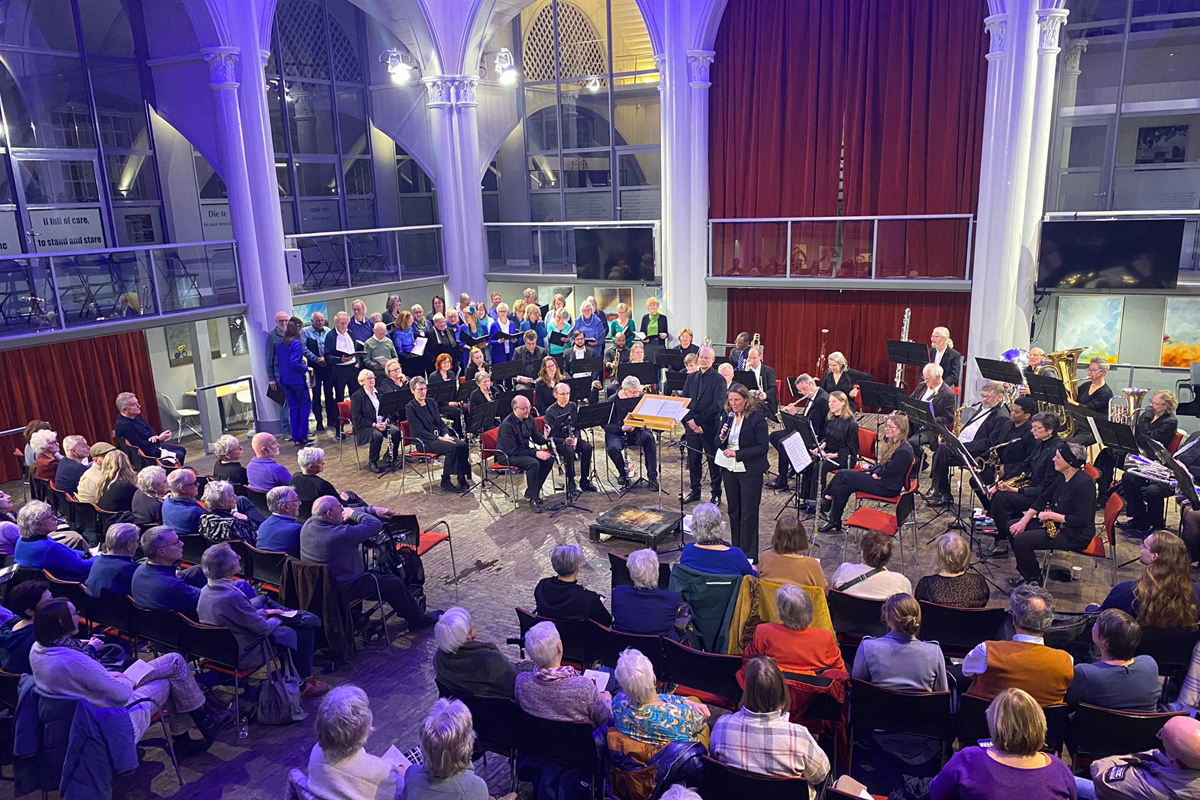 Optreden Koor Blauwe Maandag met Diemer-Harmonie